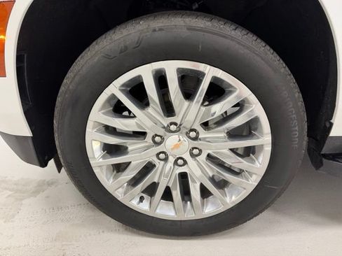Certified 2025 Chevrolet Tahoe High Country w/ Sun And Tow Package AWD/4WD image 19