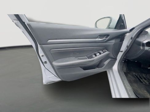 Used 2023 Nissan Altima 2.5 SL image 14