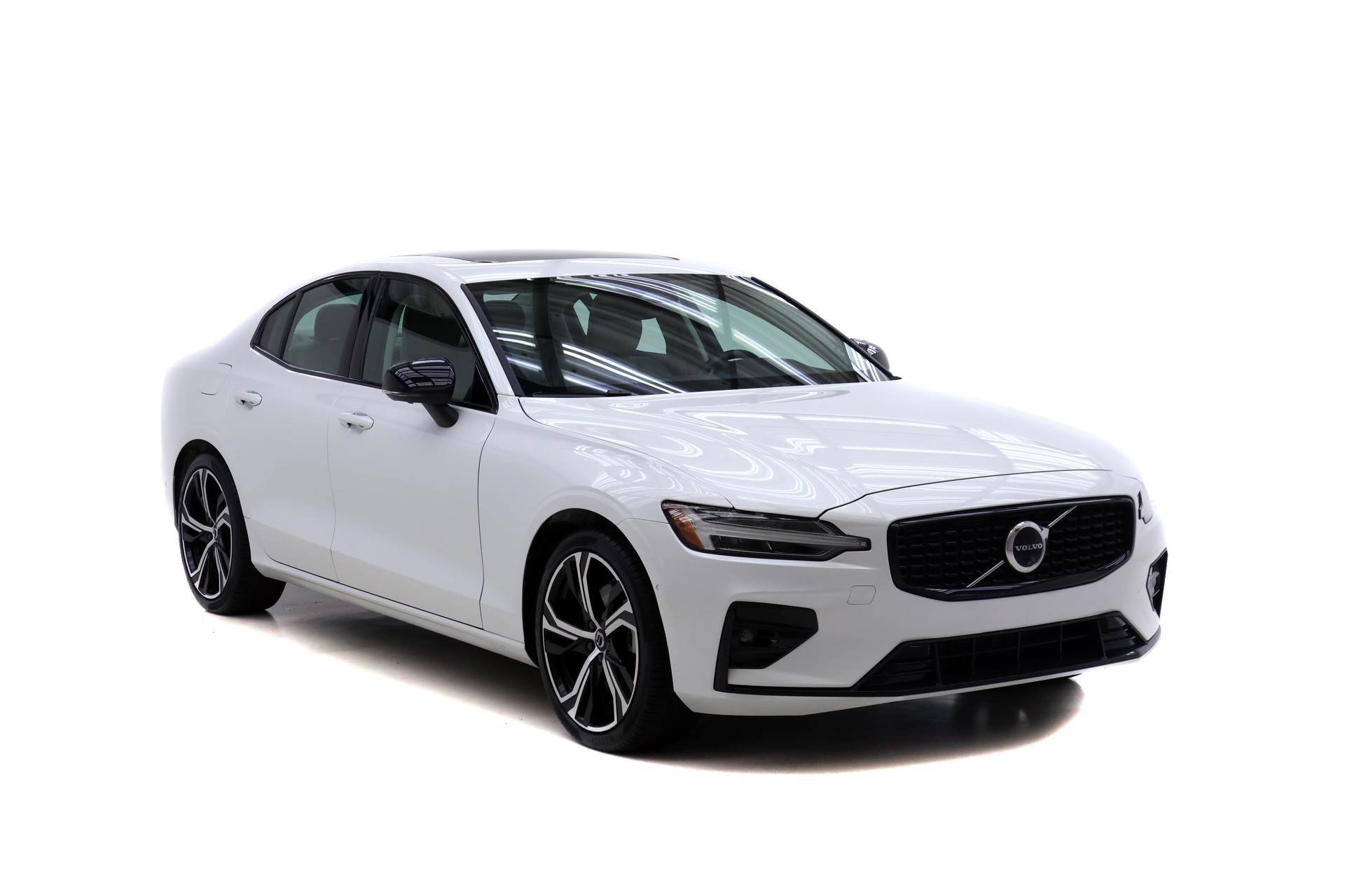 Used 2024 Volvo S60 B5 Plus FWD image 2