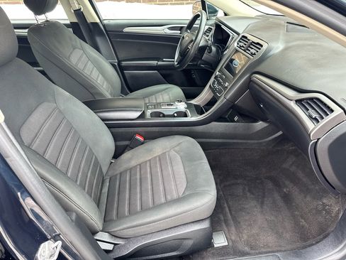 Used 2020 Ford Fusion SE image 12