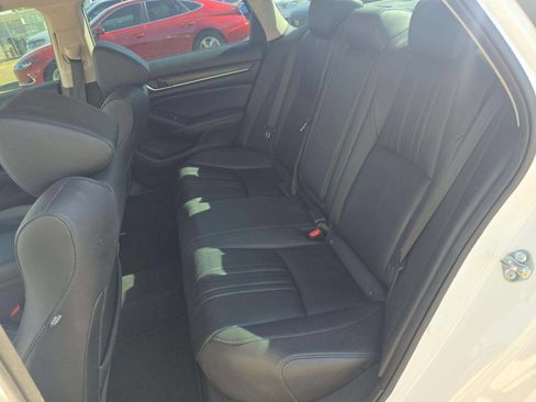 Used 2019 Honda Accord Touring image 9