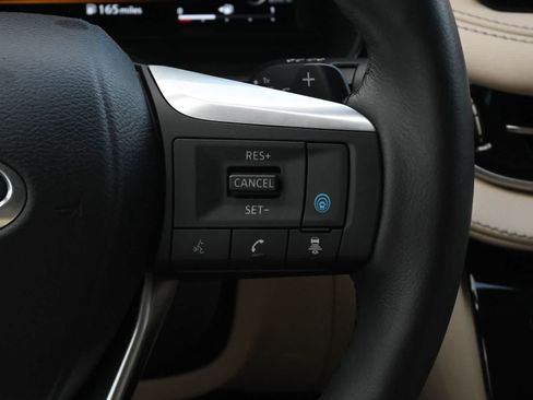Used 2024 INFINITI QX60 Luxe w/ Vision Package FWD image 11