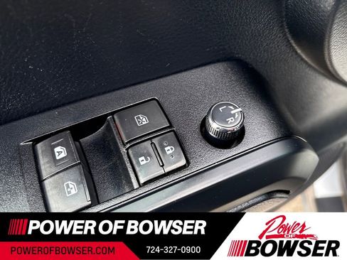 Used 2018 Toyota Tacoma SR image 13