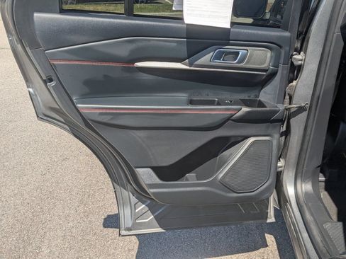 Used 2025 Ford Explorer ST-Line w/ ST-Line Street Pack AWD/4WD image 29