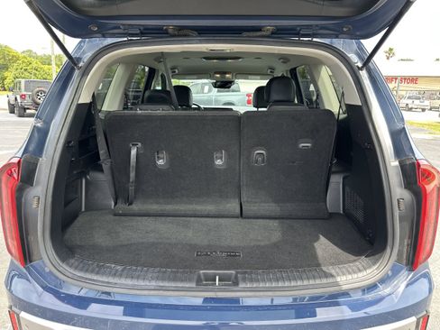 Used 2023 Kia Telluride S AWD/4WD image 11