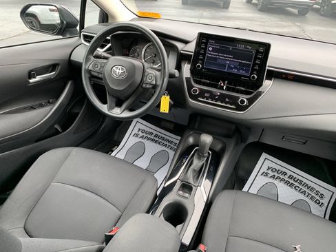 Used 2021 Toyota Corolla LE FWD image 35