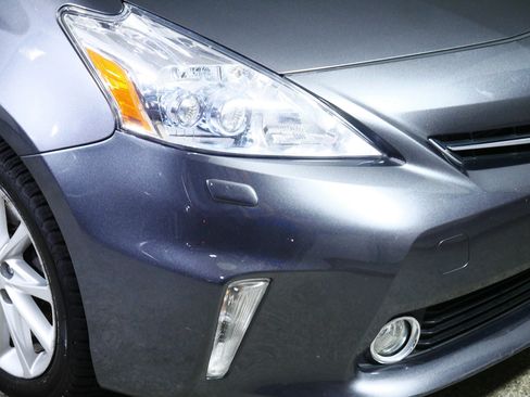 Used 2012 Toyota Prius V Five FWD image 16