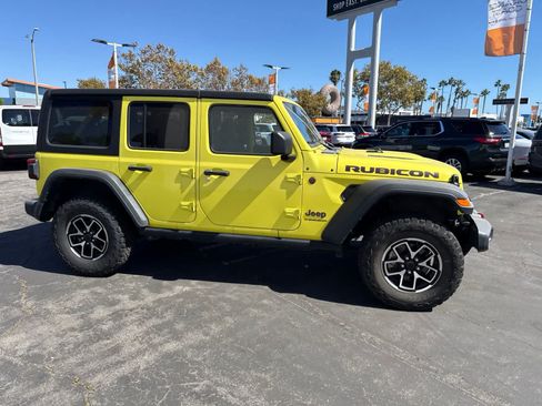 Used 2024 Jeep Wrangler Unlimited Rubicon AWD/4WD image 12