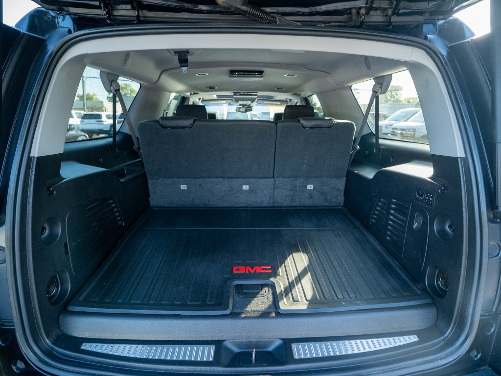 Used 2019 GMC Yukon XL Denali w/ Denali Ultimate Package AWD/4WD image 9