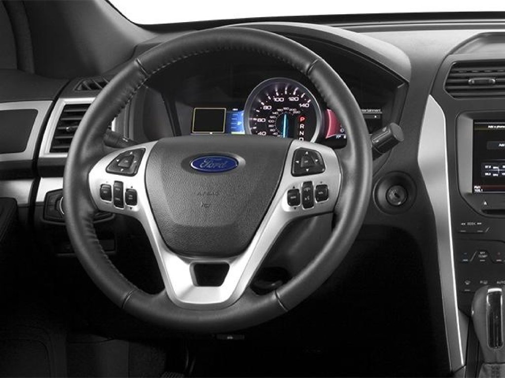 Used 2014 Ford Explorer XLT w/ Equipment Group 202A AWD/4WD image 4