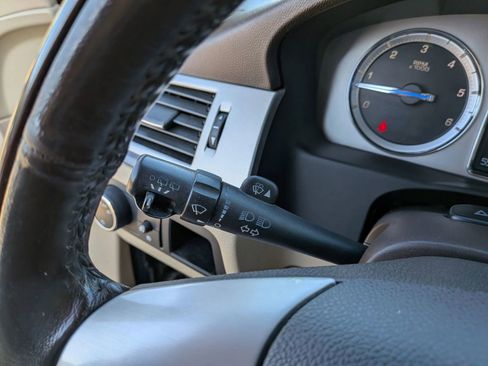 Used 2011 Cadillac Escalade Premium image 54