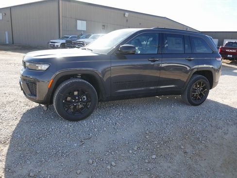 New 2026 Jeep Grand Cherokee Altitude AWD/4WD image 7