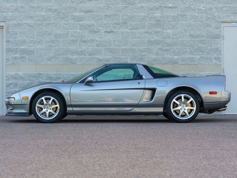 Used 1999 Acura NSX T RWD image 22