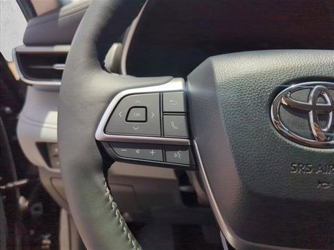 New 2026 Toyota Highlander Limited AWD/4WD image 15