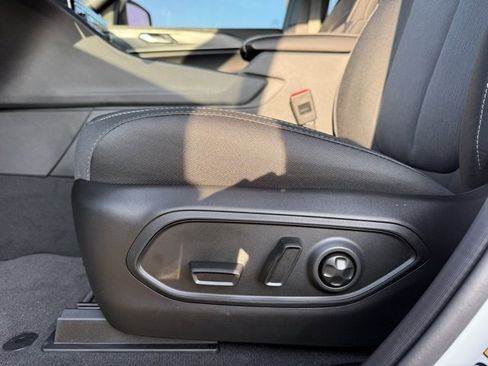 New 2025 Jeep Grand Cherokee Laredo image 13