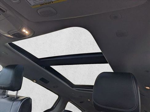 Used 2022 Chrysler Pacifica Limited image 17