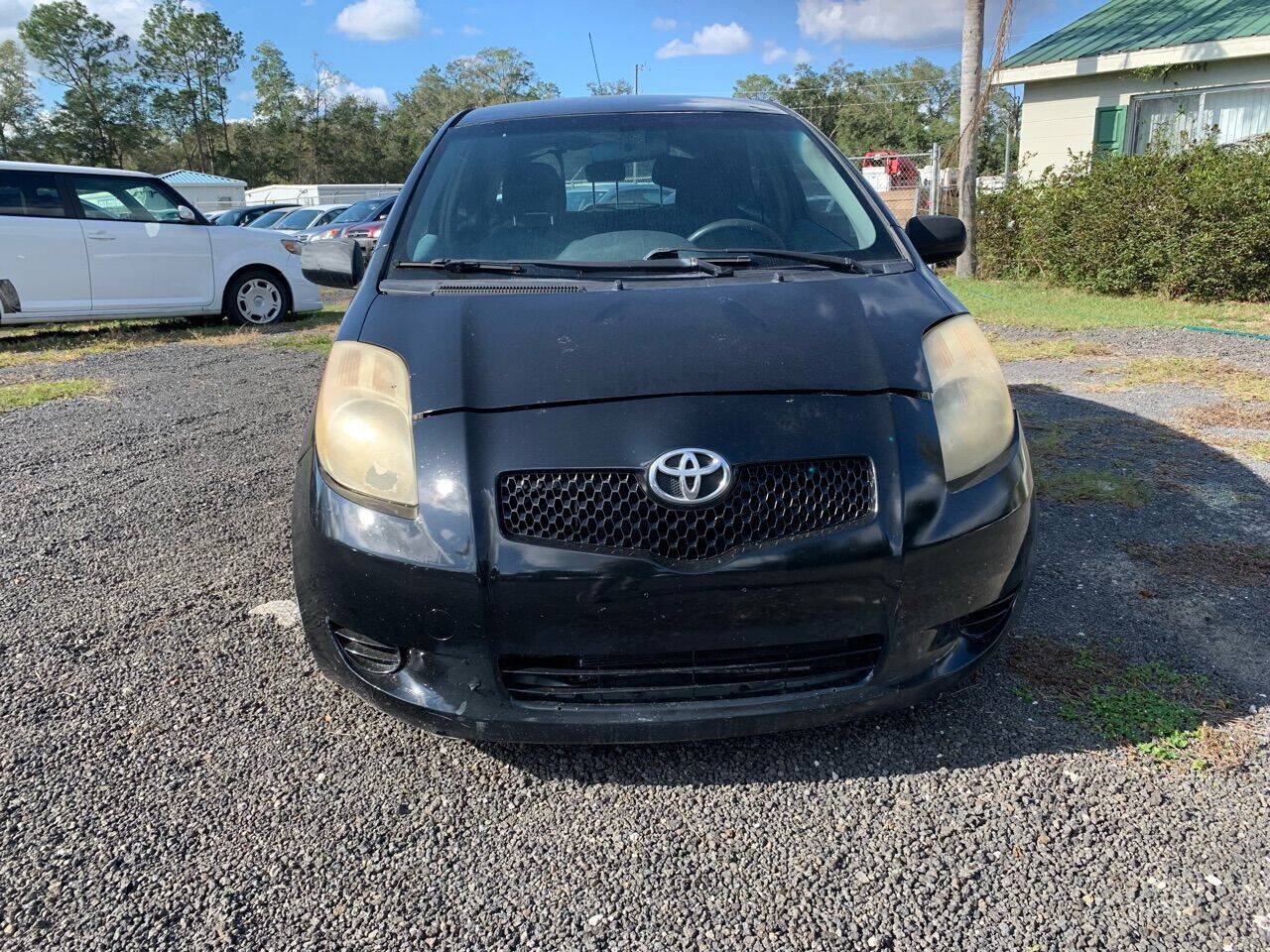 Used 2007 Toyota Yaris 2-Door Hatchback FWD image 2