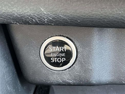 Used 2022 Nissan Rogue SV image 24