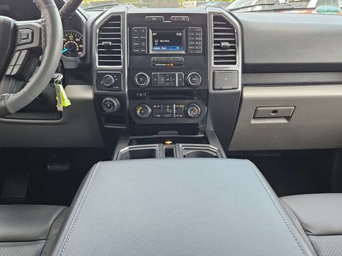 Used 2016 Ford F150 XLT w/ Equipment Group 301A Mid RWD image 10