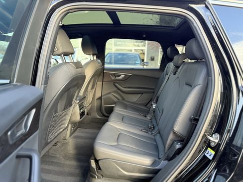 Used 2021 Audi Q7 2.0T Premium Plus w/ Executive Package image 18