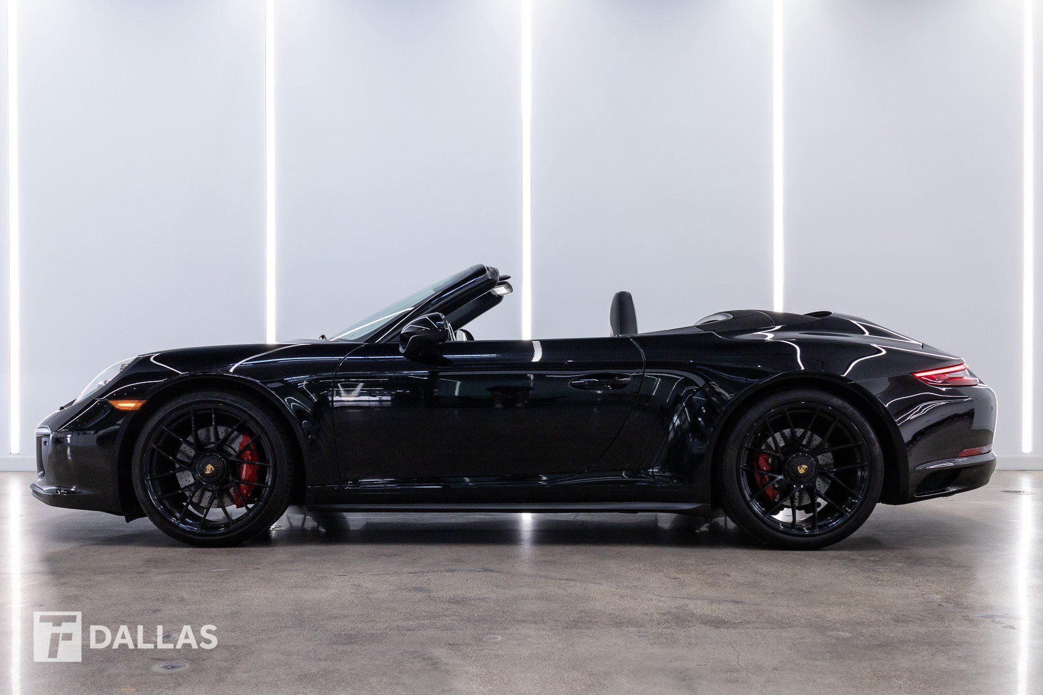 Used 2017 Porsche 911 Carrera GTS RWD image 1
