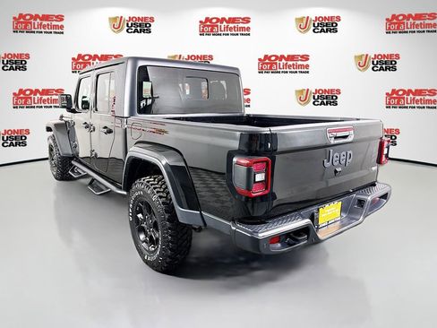 Used 2023 Jeep Gladiator Willys image 2