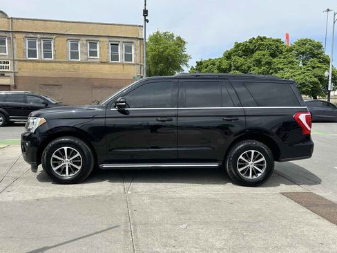 Used 2020 Ford Expedition XLT w/ Equipment Group 202A AWD/4WD image 8