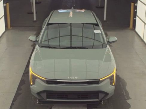 Certified 2025 Kia K4 EX FWD image 2