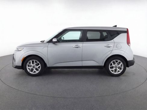 Used 2025 Kia Soul LX w/ LX Technology Package FWD image 5