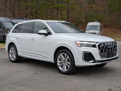 Used 2025 Audi Q7 2.0T Premium w/ Convenience Package image 11