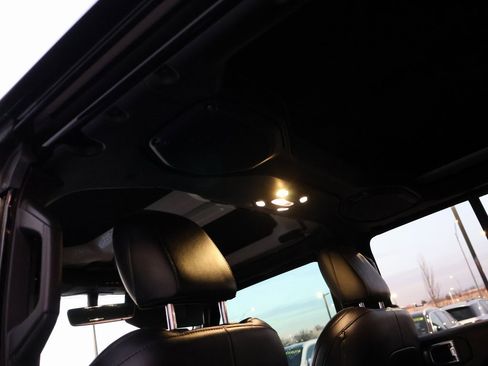 Used 2021 Jeep Wrangler Unlimited Sahara image 10