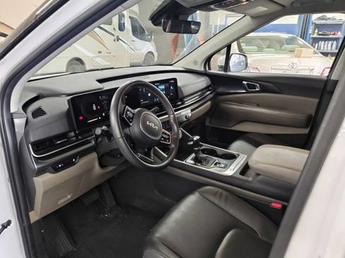 Certified 2026 Kia Carnival FWD image 17