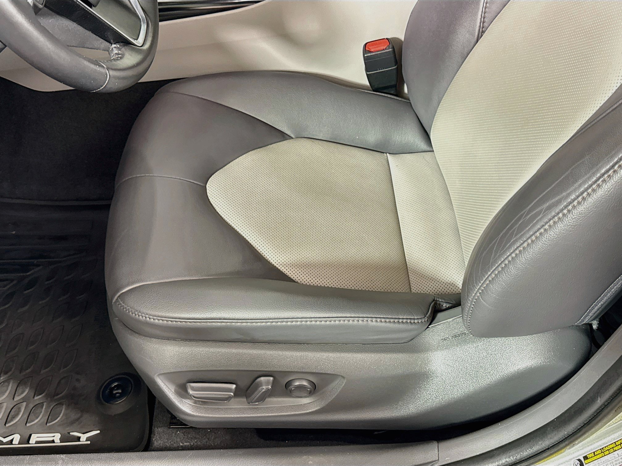 Certified 2020 Toyota Camry XLE w/ Navigation Package FWD image 21