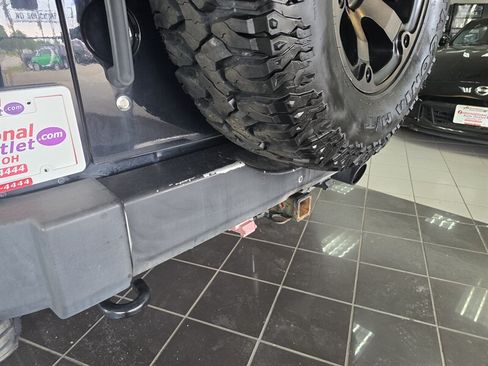 Used 2013 Jeep Wrangler Unlimited Sahara w/ Connectivity Group AWD/4WD image 29