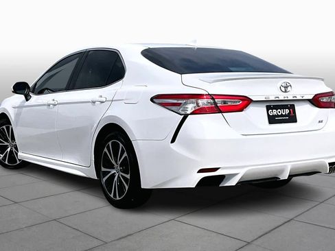 Certified 2020 Toyota Camry SE w/ Convenience Package image 12