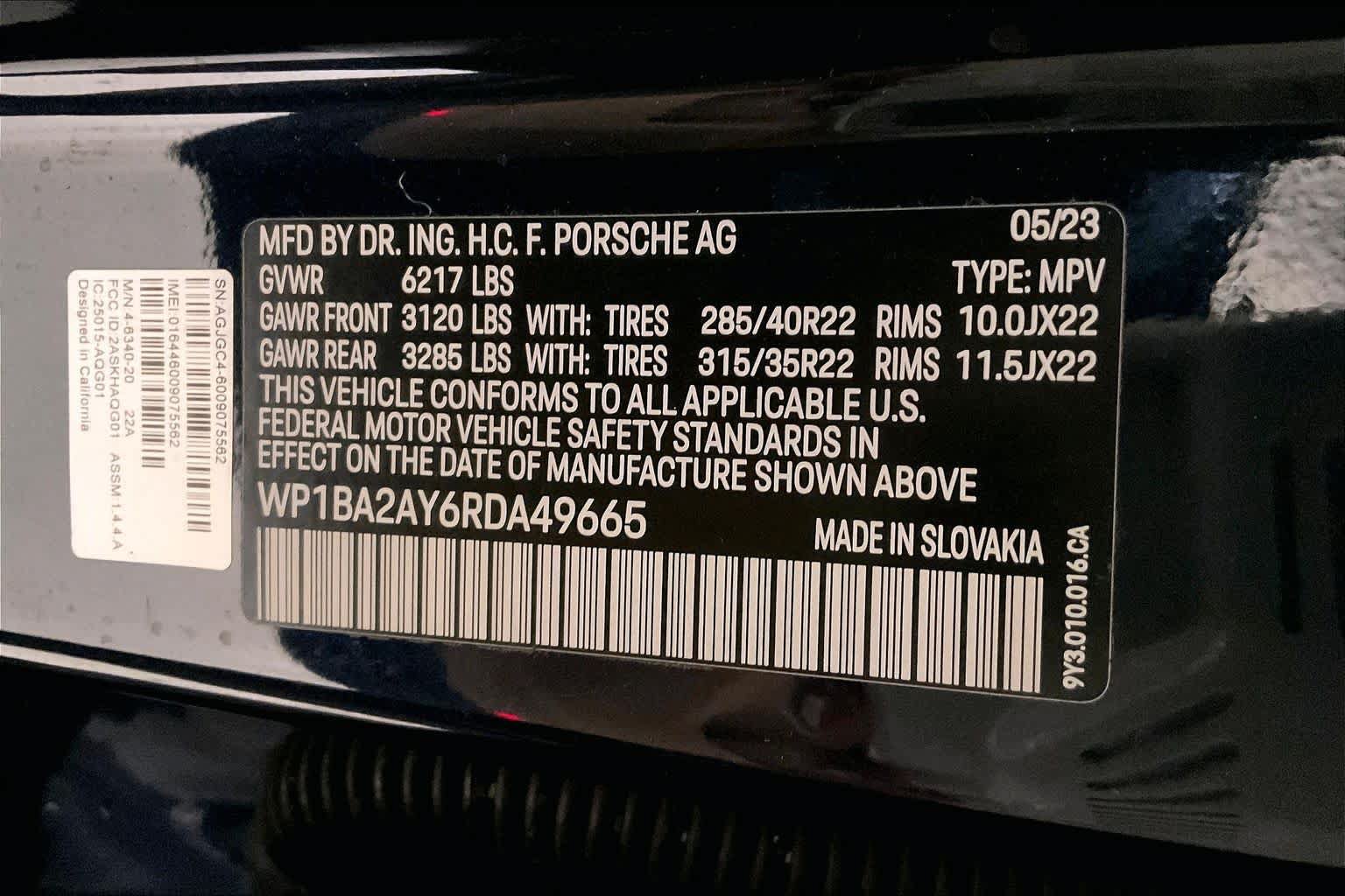Used 2024 Porsche Cayenne Coupe w/ Premium Package Plus AWD/4WD image 32