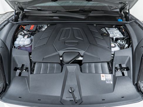 New 2026 Porsche Cayenne S image 12