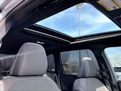 Used 2025 Subaru Forester Premium image 22