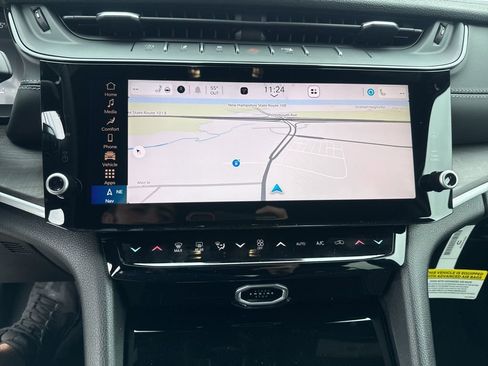New 2026 Jeep Grand Cherokee Altitude AWD/4WD image 13