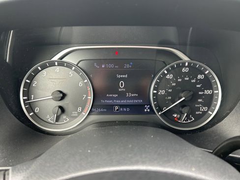 Used 2022 Nissan Titan SV image 35