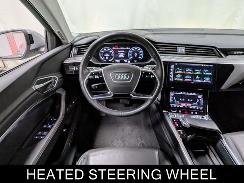Used 2022 Audi e-tron Premium Plus w/ Premium Plus Package image 2