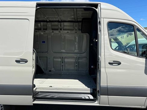 Used 2026 Mercedes-Benz Sprinter 2500 image 13