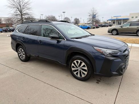 Used 2024 Subaru Outback Premium image 7