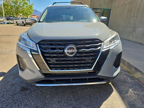 Used 2024 Nissan Kicks SV w/ Exterior Package FWD image 8