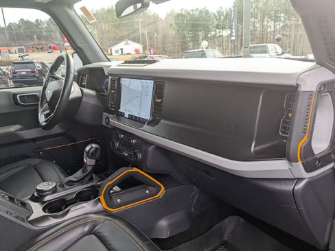 Used 2022 Ford Bronco Badlands w/ Sasquatch Package image 29