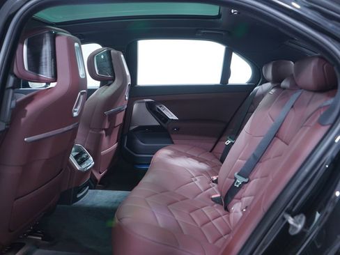 New 2026 BMW 760i xDrive w/ Premium Package image 9