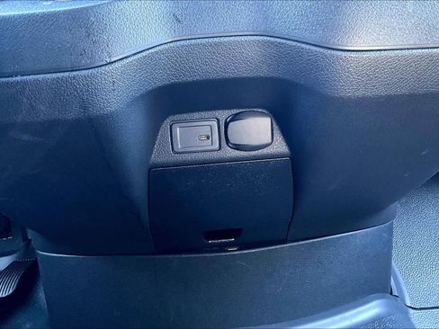 Used 2025 Mercedes-Benz Sprinter 2500 image 38