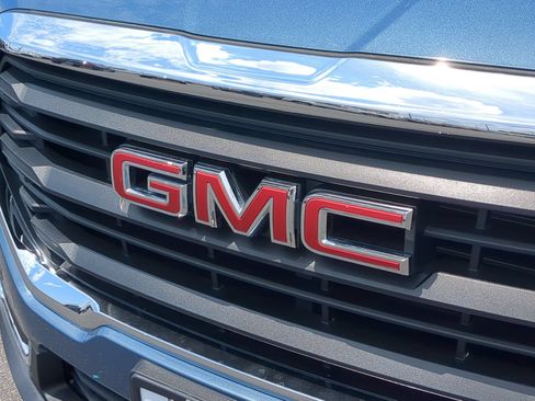 Certified 2024 GMC Terrain SLE FWD image 29