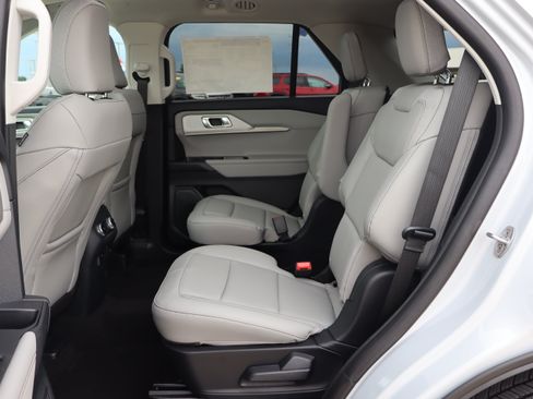New 2026 Ford Explorer Active w/ Active Comfort Package AWD/4WD image 10