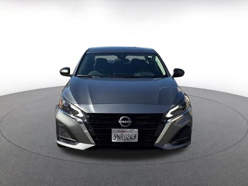 Used 2025 Nissan Altima 2.5 SV image 4